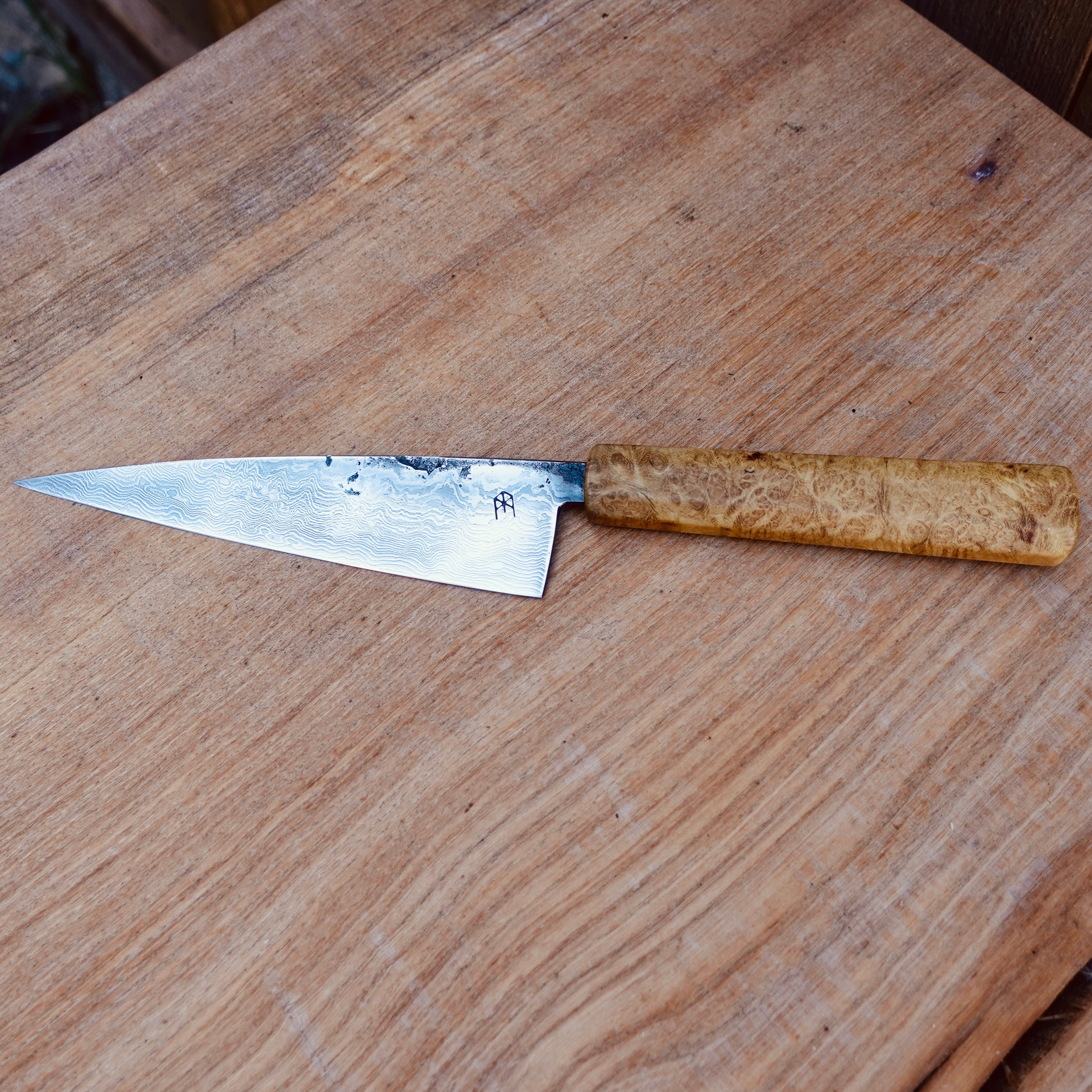 Villetta Küchenmesser Götterschmiede handgefertigte Messer handgemachte Messer Klingen Damast Balbach Damast Puddeleisen Laminatstahl Qualität Ästhetik Messermacher Harz handcrafted knives damascus steel traditional forge quality aesthetics