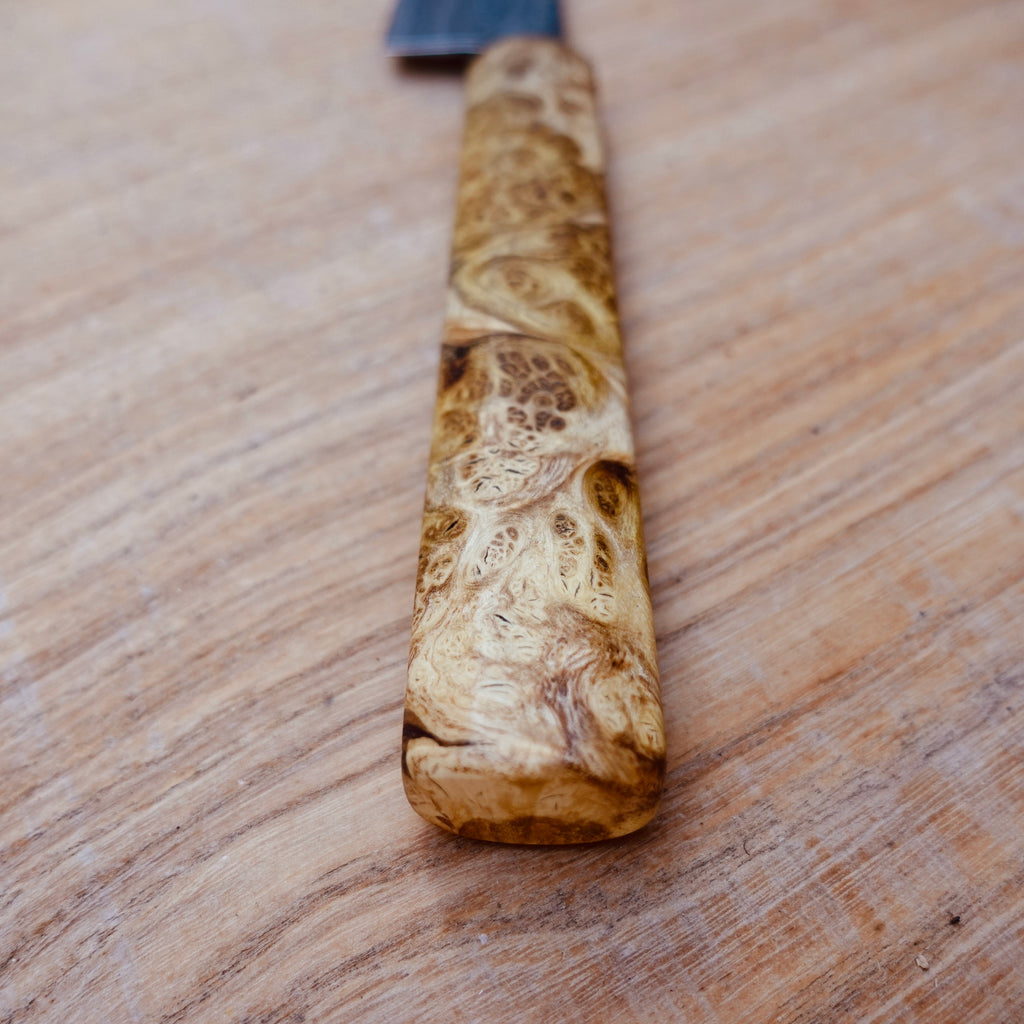 Petty Küchenmesser Götterschmiede handgefertigte Messer handgemachte Messer Klingen Damast Balbach Damast Puddeleisen Laminatstahl Qualität Ästhetik Messermacher Harz handcrafted knives damascus steel traditional forge quality aesthetics
