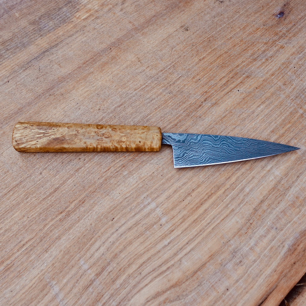 Petty Küchenmesser Götterschmiede handgefertigte Messer handgemachte Messer Klingen Damast Balbach Damast Puddeleisen Laminatstahl Qualität Ästhetik Messermacher Harz handcrafted knives damascus steel traditional forge quality aesthetics