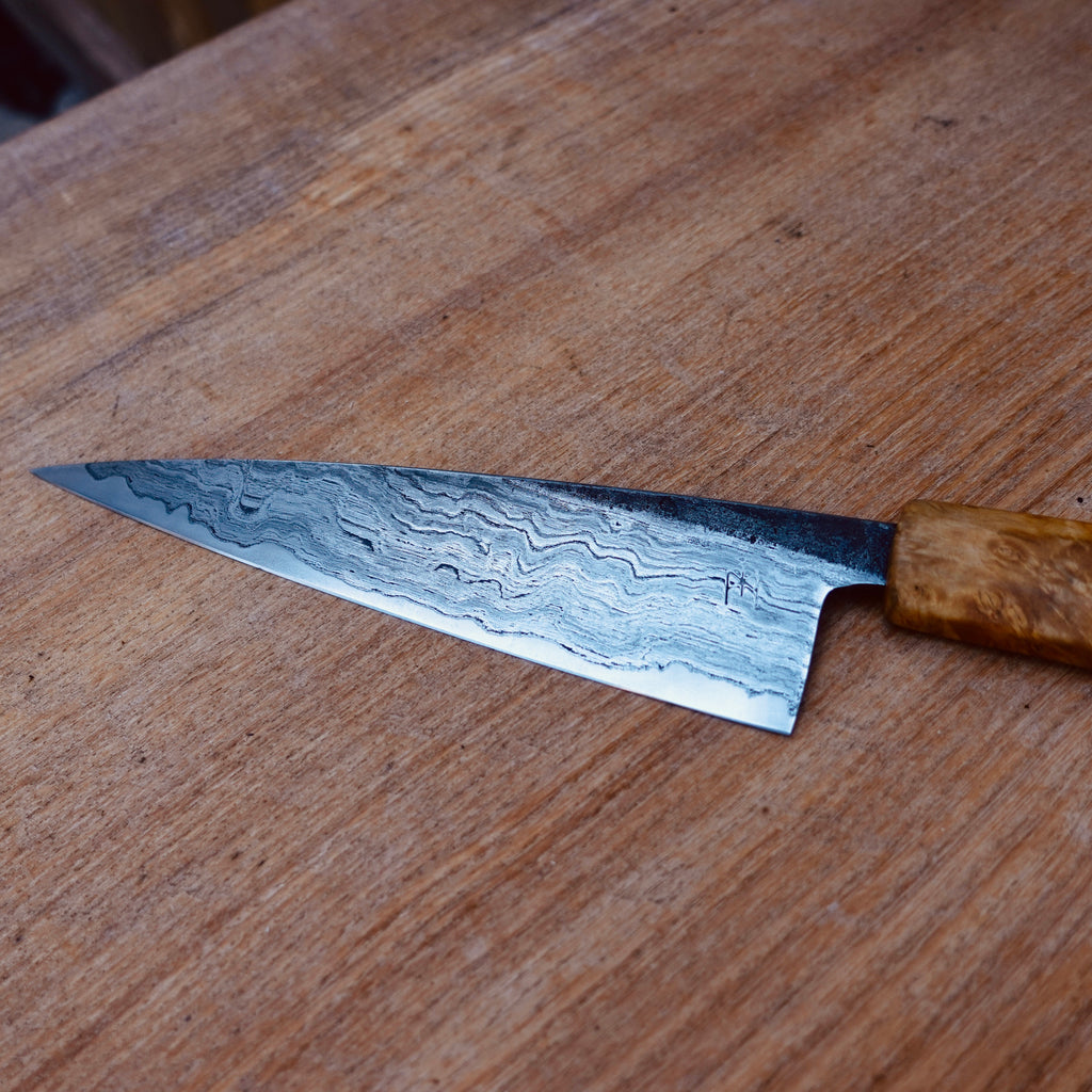 Villetta Küchenmesser Götterschmiede handgefertigte Messer handgemachte Messer Klingen Damast Balbach Damast Puddeleisen Laminatstahl Qualität Ästhetik Messermacher Harz handcrafted knives damascus steel traditional forge quality aesthetics