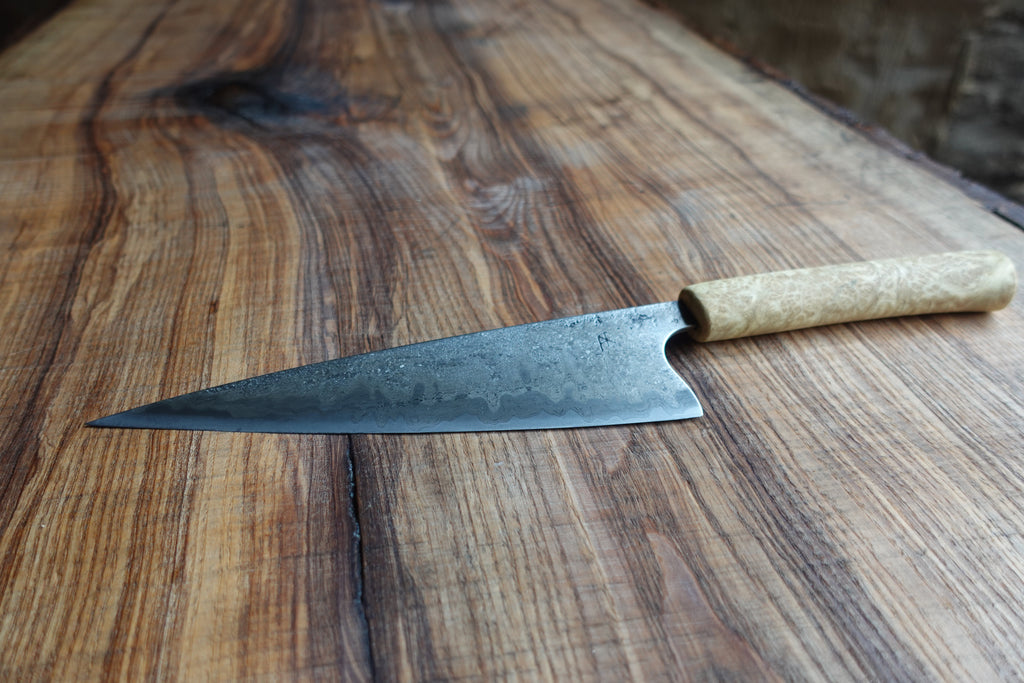 Petty Küchenmesser Götterschmiede handgefertigte Messer handgemachte Messer Klingen Damast Balbach Damast Puddeleisen Laminatstahl Qualität Ästhetik Messermacher Harz handcrafted knives damascus steel traditional forge quality aesthetics