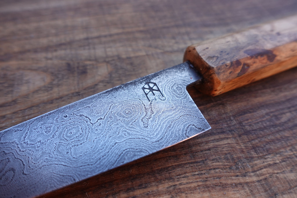 Petty Küchenmesser Götterschmiede handgefertigte Messer handgemachte Messer Klingen Damast Balbach Damast Puddeleisen Laminatstahl Qualität Ästhetik Messermacher Harz handcrafted knives damascus steel traditional forge quality aesthetics