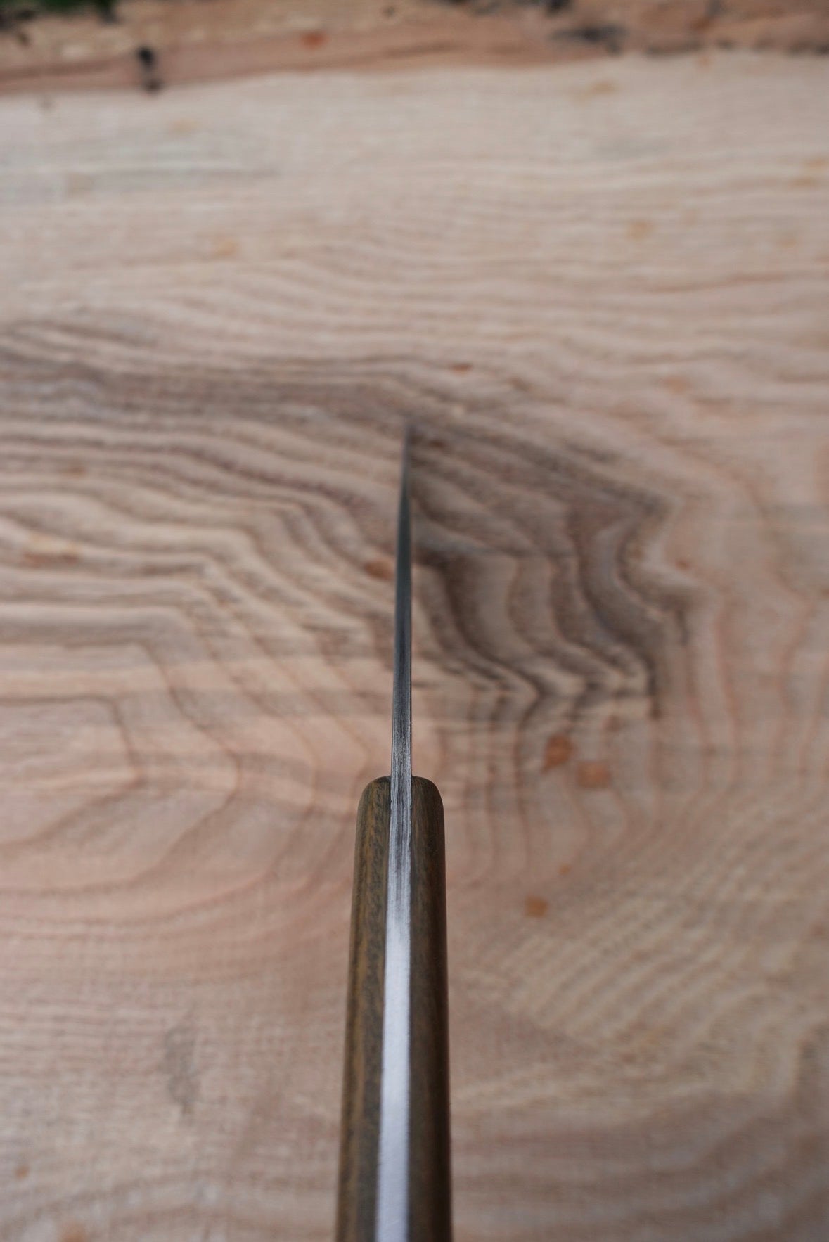 Jagdmesser TNT666 Puddeleisen Götterschmiede handgefertigte Messer handgemachte Messer Klingen Damast Balbach Damast Puddeleisen Laminatstahl Qualität Ästhetik Messermacher Harz handcrafted knives damascus steel traditional forge quality aesthetics