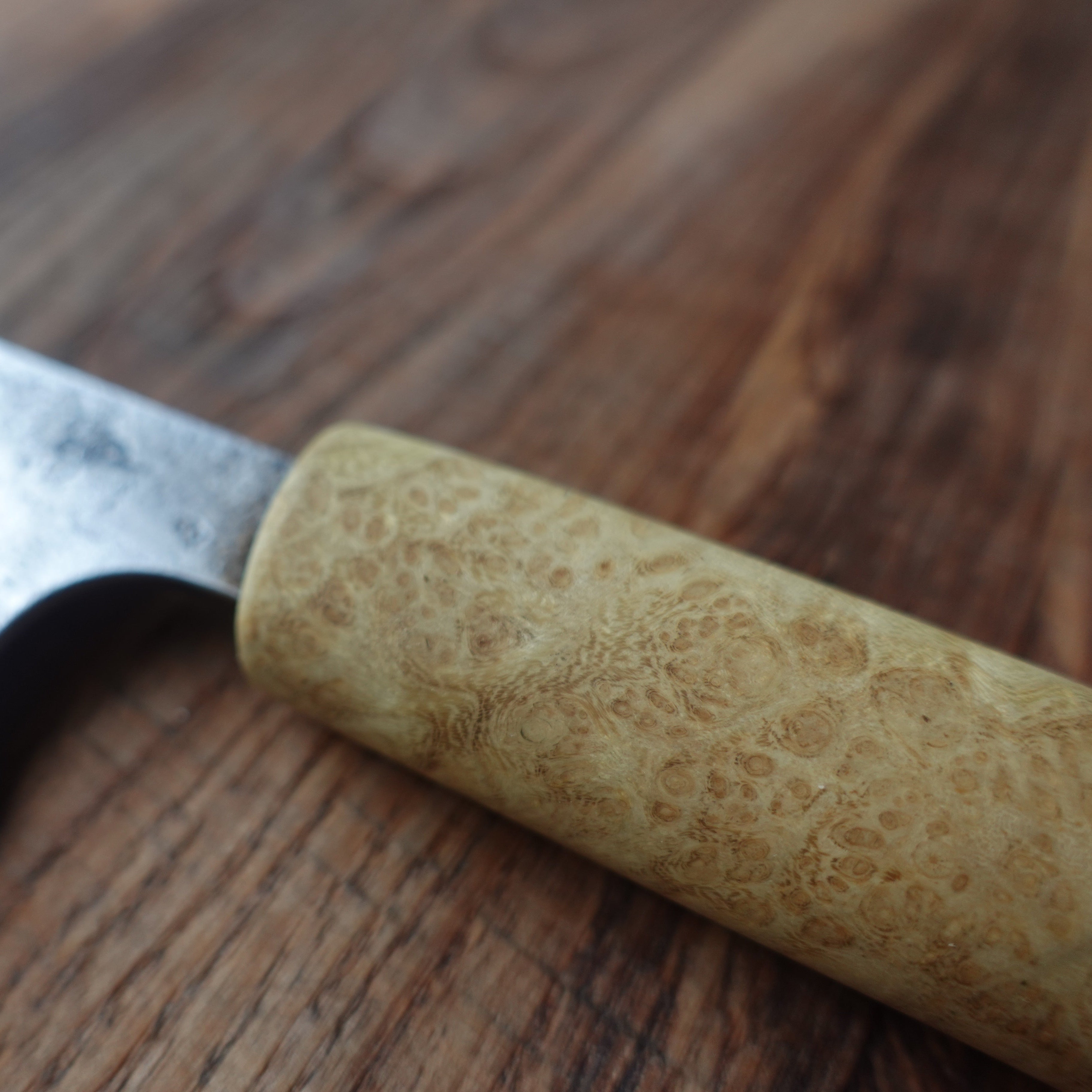CHEF Küchenmesser Götterschmiede handgefertigte Messer handgemachte Messer Klingen Damast Balbach Damast Puddeleisen Laminatstahl Qualität Ästhetik Messermacher Harz handcrafted knives damascus steel traditional forge quality aesthetics