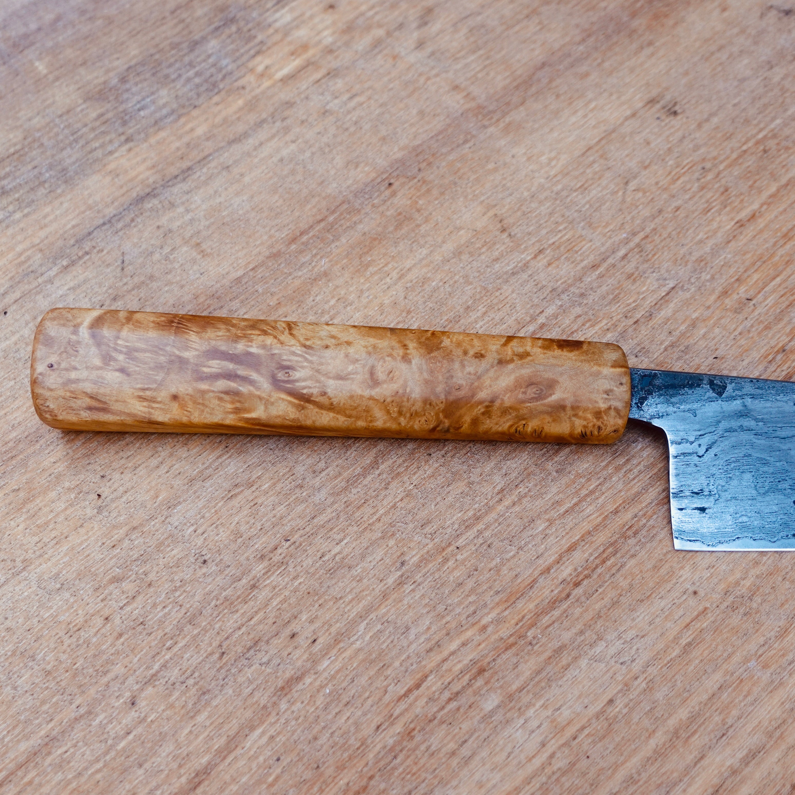 Villetta Küchenmesser Götterschmiede handgefertigte Messer handgemachte Messer Klingen Damast Balbach Damast Puddeleisen Laminatstahl Qualität Ästhetik Messermacher Harz handcrafted knives damascus steel traditional forge quality aesthetics