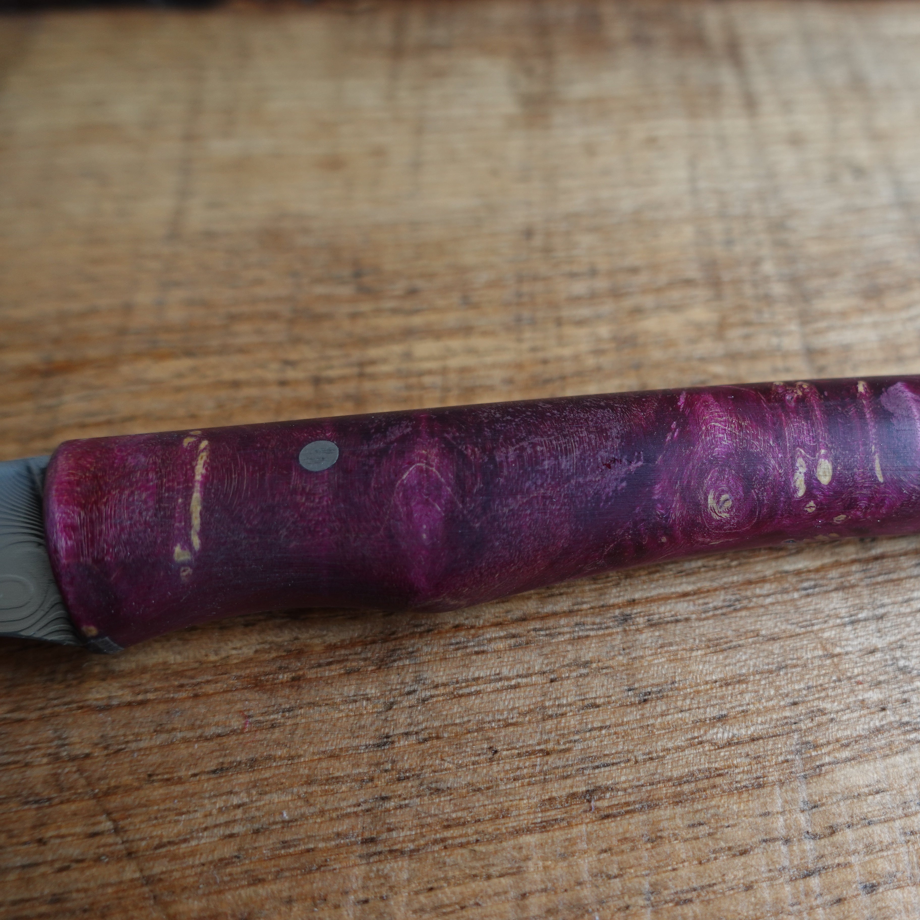 SCHÄLER Küchenmesser Götterschmiede handgefertigte Messer handgemachte Messer Klingen Damast Balbach Damast Puddeleisen Laminatstahl Qualität Ästhetik Messermacher Harz handcrafted knives damascus steel traditional forge quality aesthetics